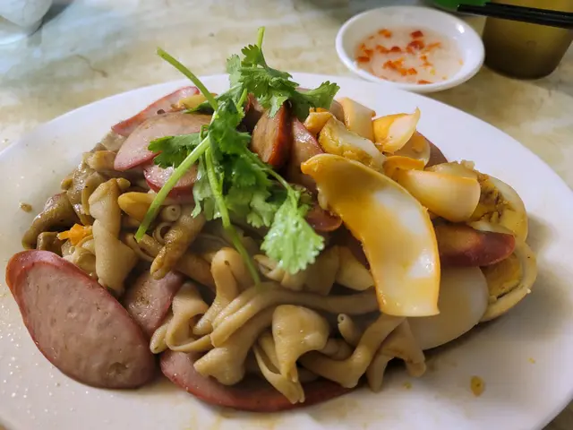 一間打冷店既滷水雜錦唔得，係執得。但呢間既滷水雜錦，係值得推介的！只係120蚊，份量大，而且乜都齊，落手唔姑寒，味道啱啱好，送酒送飯空口食佳宜