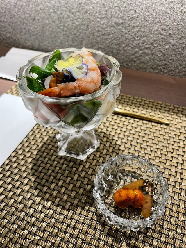 海膽紅蝦蟹肉杯 