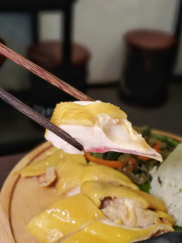 海南雞飯配箭葉果飯