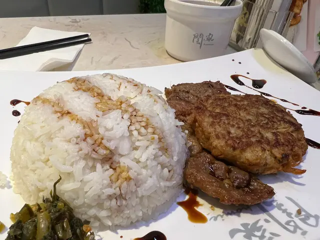 香煎蓮藕餅豬扒飯