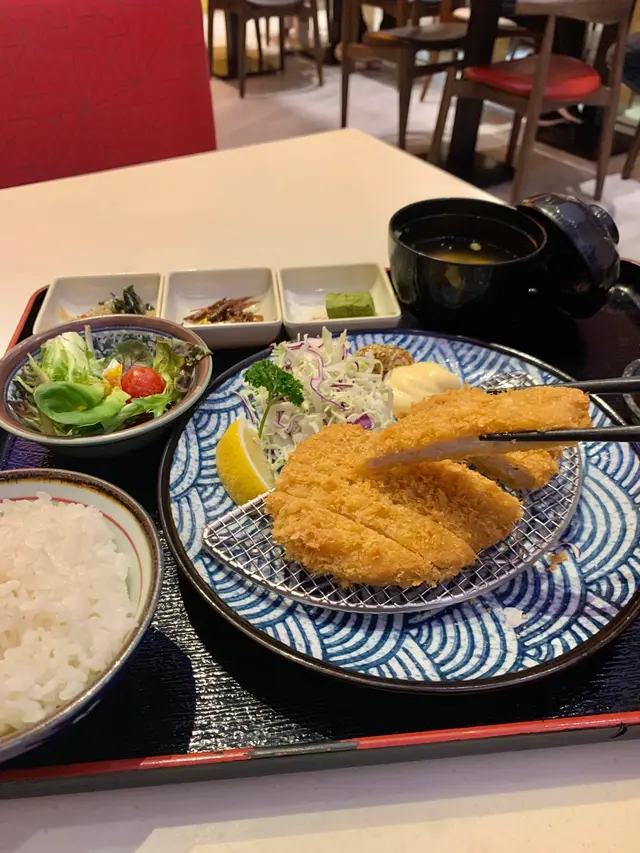 吉列黑豚豬扒定食