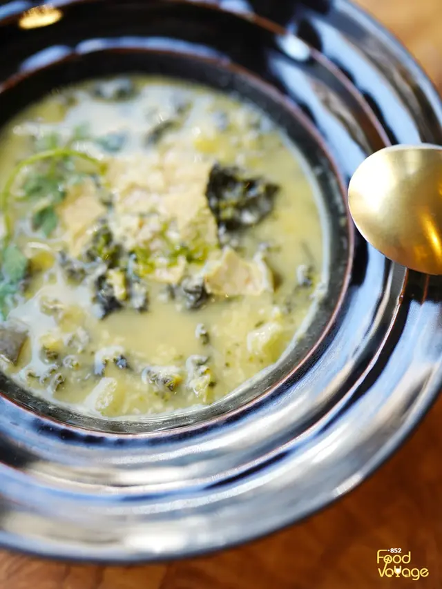 Broccoli & kale soup