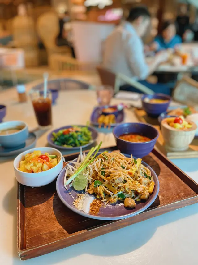 泰式雞肉炒金邊粉