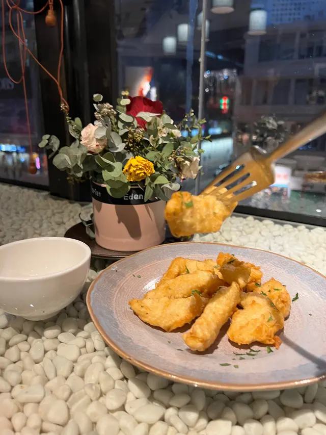 香脆魚配阿拉比亞塔醬