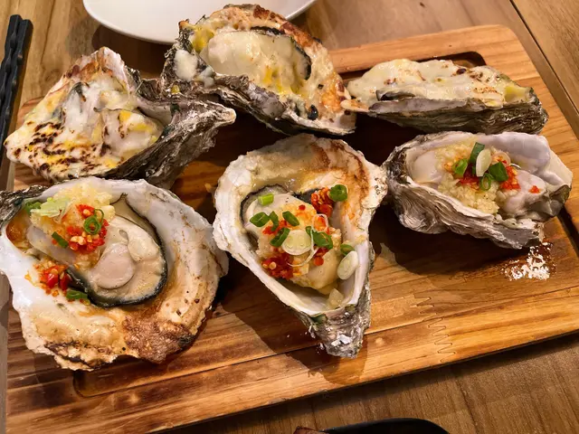 蒜香燒日本蠔;芝士燒日本蠔