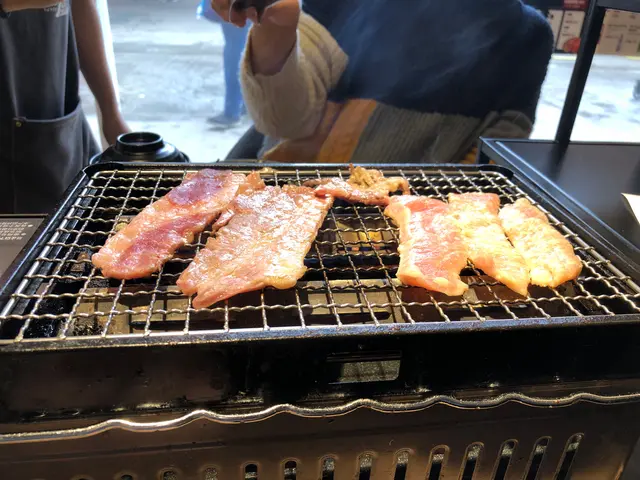 1號套餐牛五花,200 g $82。