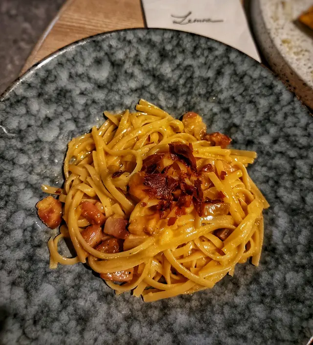 風乾豬腩肉奶油蛋黃扁意粉