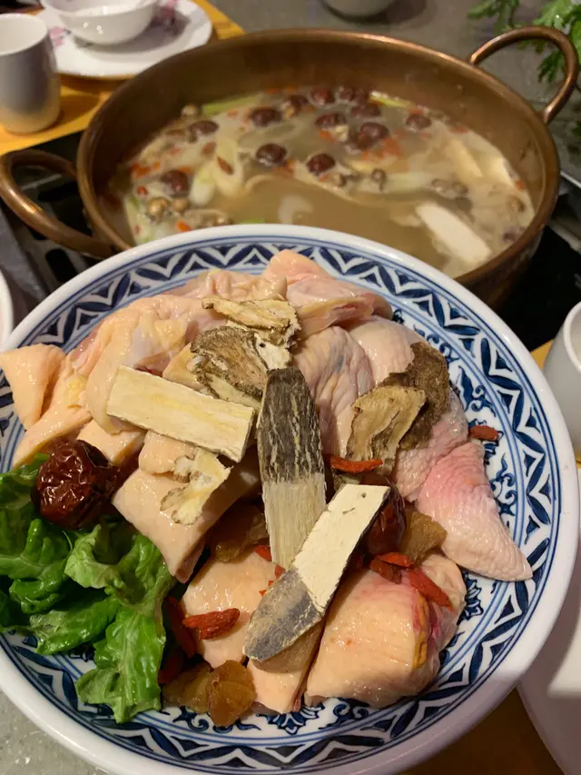 愉妃藥膳醉雞鍋（半隻）