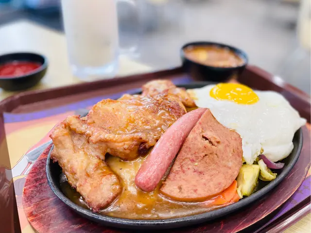 但呢一度只需要$48呢一個超筍價就已經可以享用到，🥩份量仲要唔細，雜扒就有齊豬扒雞扒