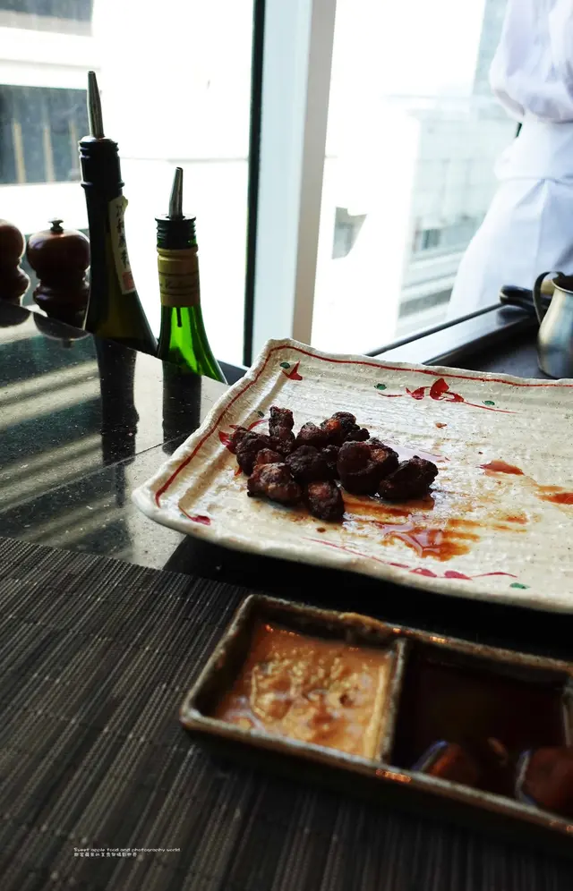 邊位部份厨師用了大火煎香,油脂多入口更脆