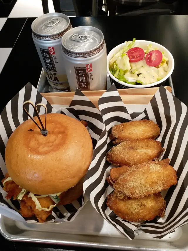 全日套餐,檸檬胡椒雞翼(5隻)同烏龍茶