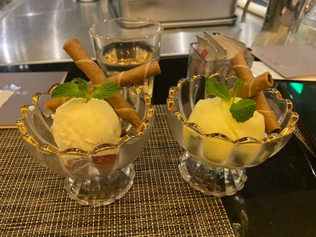 左:薑味雪葩 右:柚子雪葩