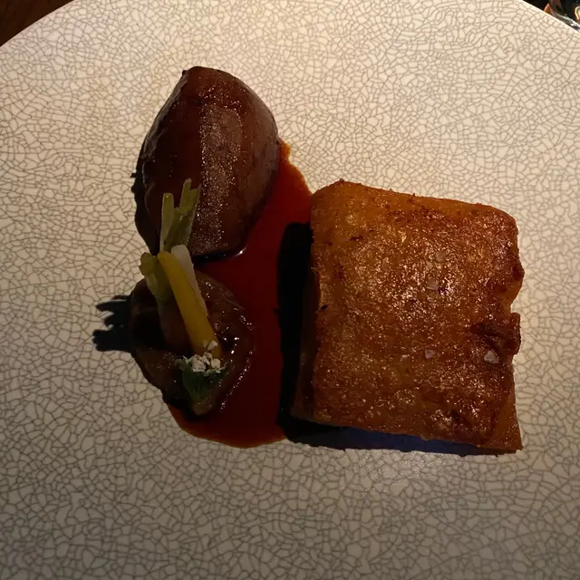 油封乳豬仔肉