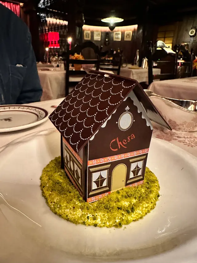 CHALET SUISSE