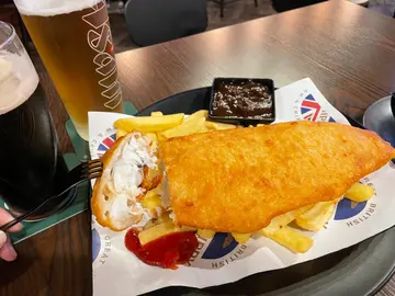 Signature cod (12oz) + chips