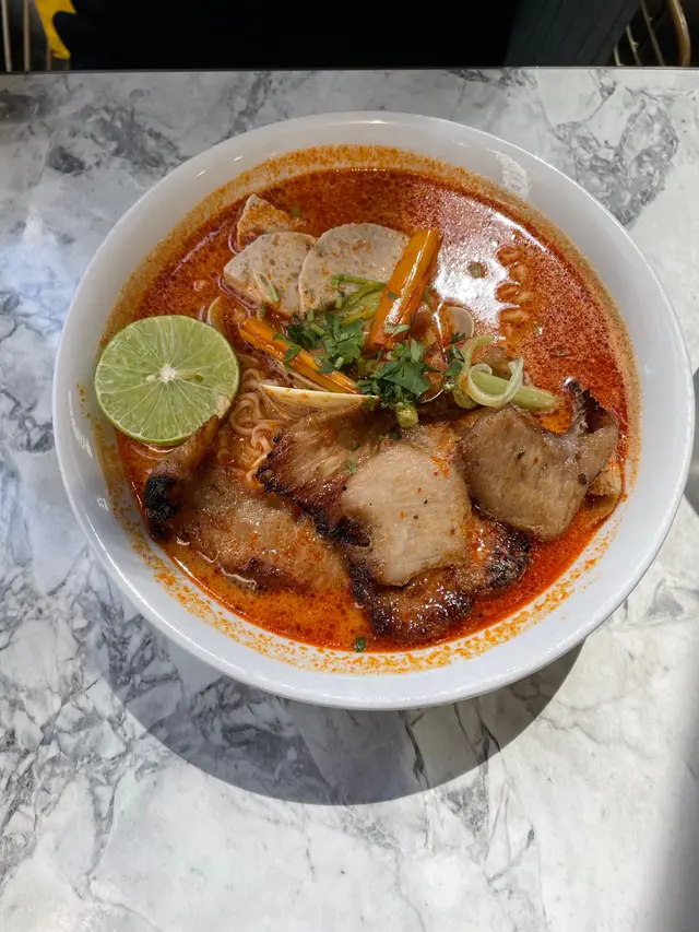 冬蔭酸辣媽媽麵