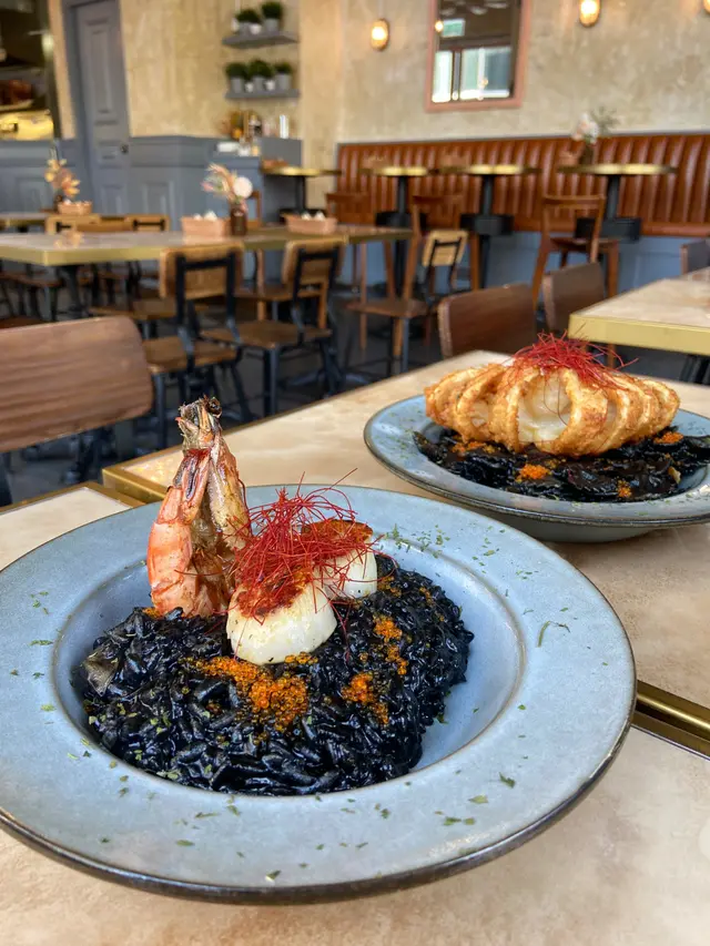 墨魚汁鮮蝦帶子意大利飯