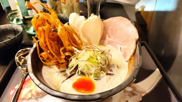 極濃雞白湯拉麵