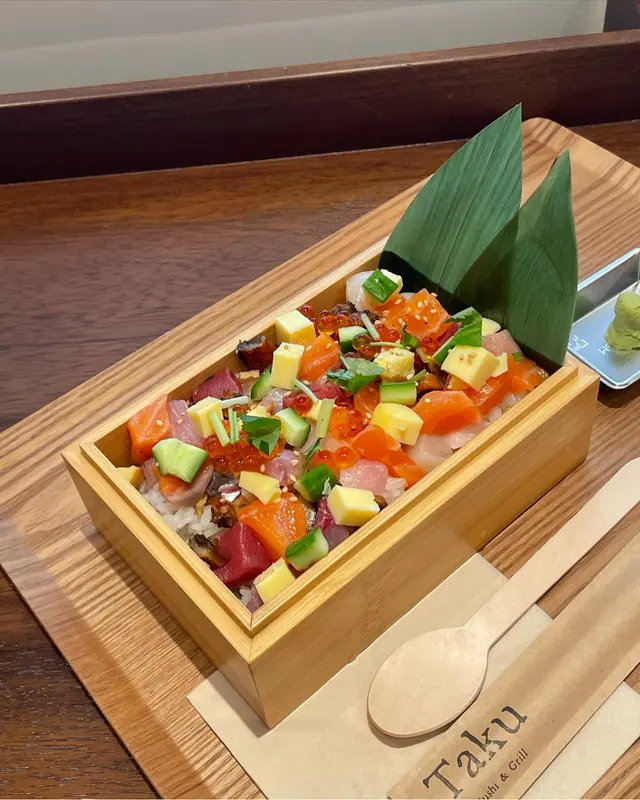 𝗕𝗔𝗥𝗔寿し丼