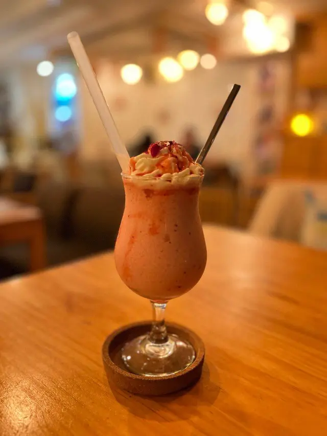 Rose  Strawberry  Yoghurt   Smoothie  