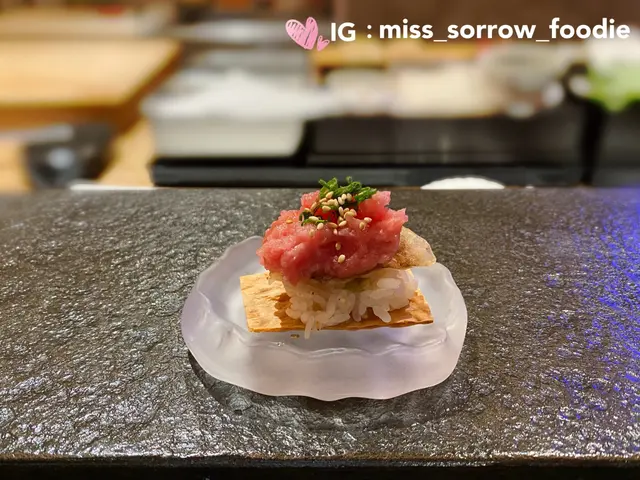 燒右口魚邊身金槍魚腩手卷