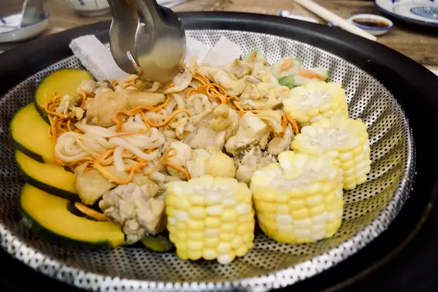 蟲草花蒸雞烏冬底