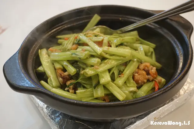 啫啫飛天通菜煲