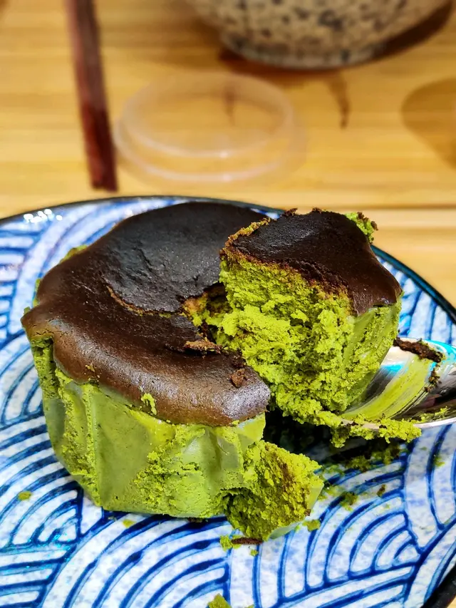 抹茶巴斯克蛋糕