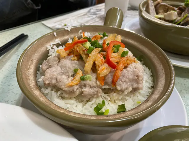 大澳蝦乾肉餅煲仔飯