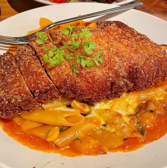 焗豬扒蕃茄長通粉