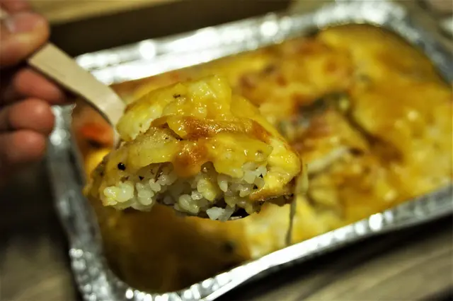 芝士焗南瓜汁海鮮飯