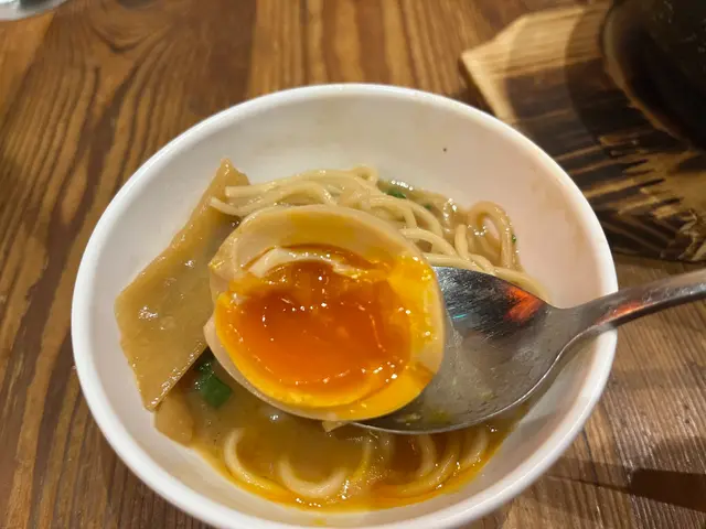 炙燒豚肉味玉拉麵