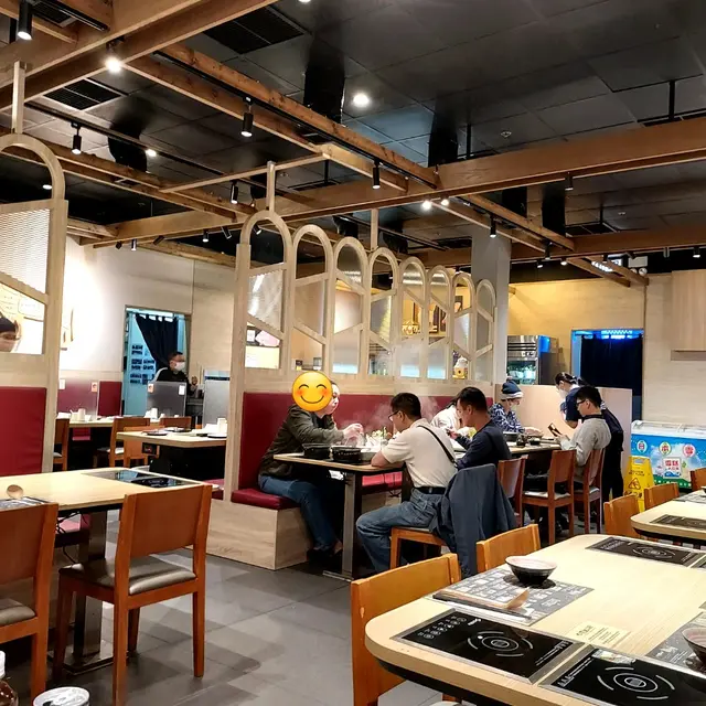 乾淨企理 一邊燒肉一邊火鍋