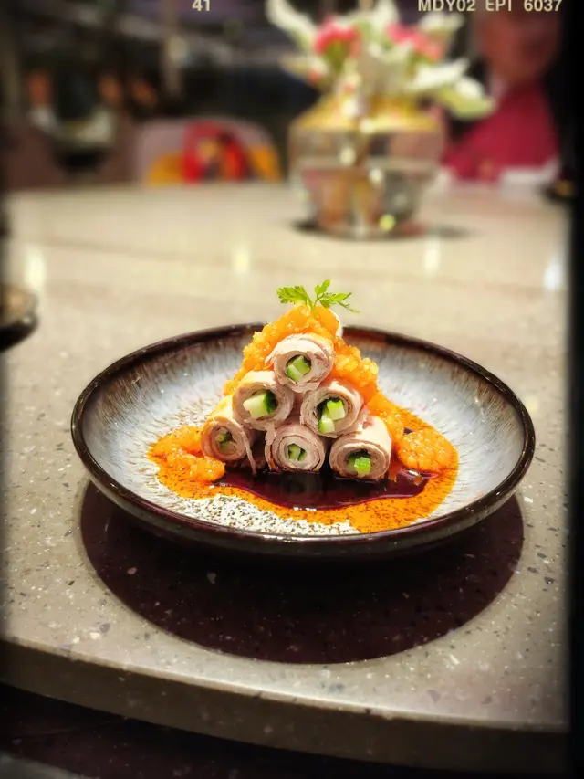 蒜泥白肉卷（$128）