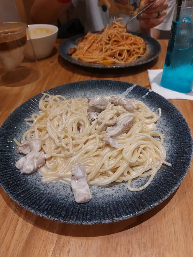 上菜嘅時候已經係咁嘅樣,唔講以為喺第二張枱人哋食剩之後收過嚟俾我