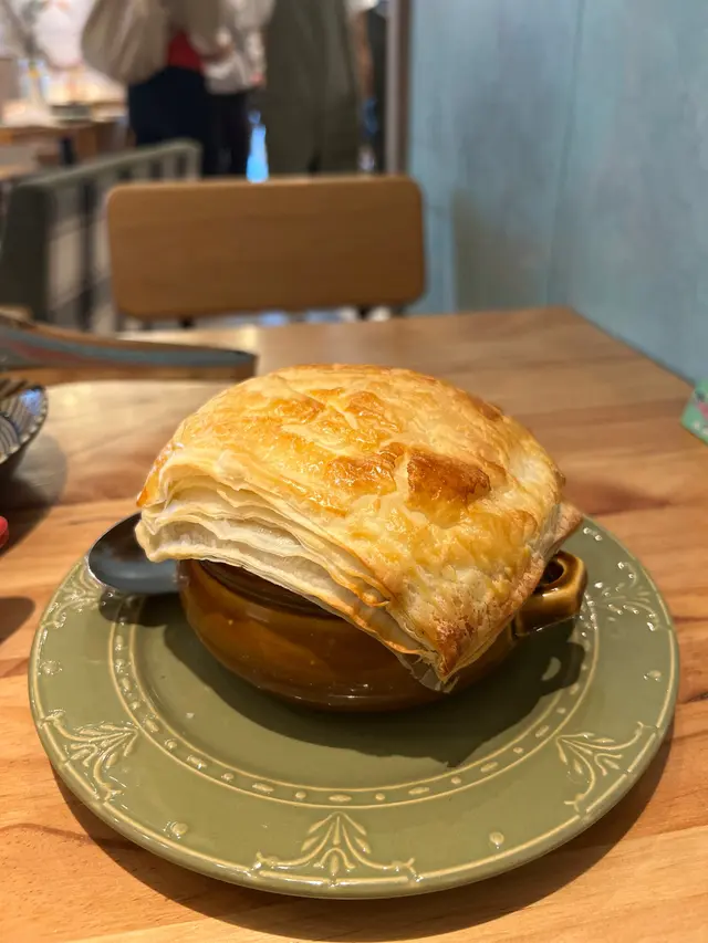 忌廉湯香濃 酥皮鬆脆