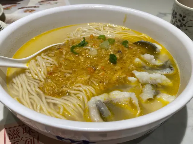 鮮蟹粉黃魚片麵
