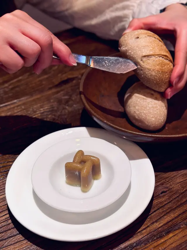 酸種麵包·焦化洋蔥牛油