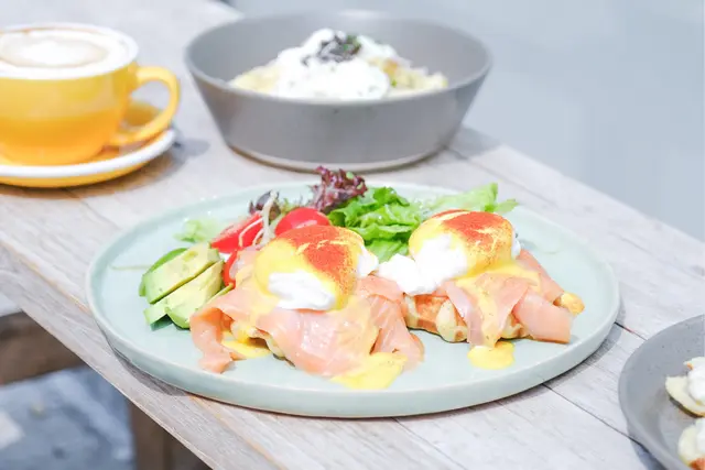 班尼迪窩夫(煙三文魚)