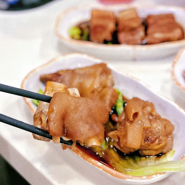 豬手都係加$9,一碟嘅份量似乎同單點小食差唔多,強烈建議大家加配!