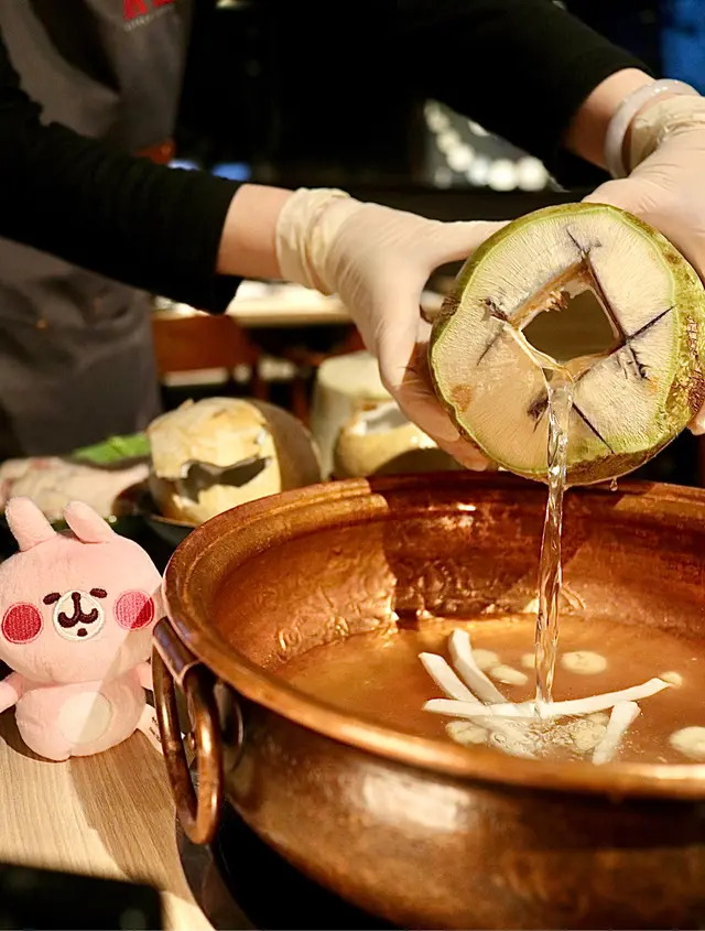 招牌椰子雞鍋