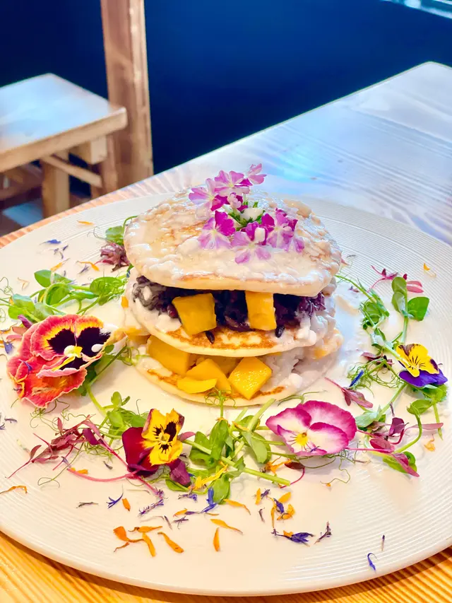 Ron Mak Mak Sticky Pancake Burger