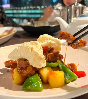 山楂凤梨脆皮咕噜肉