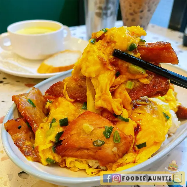 蔥花叉燒滑蛋飯