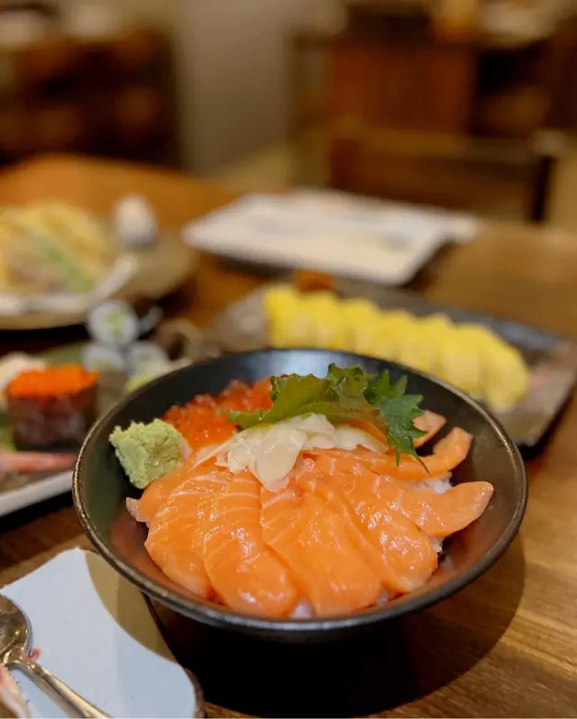 鮭魚親子丼