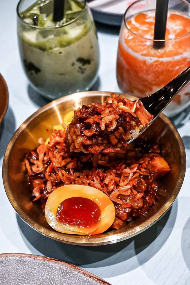 櫻花蝦麻辣魯肉飯