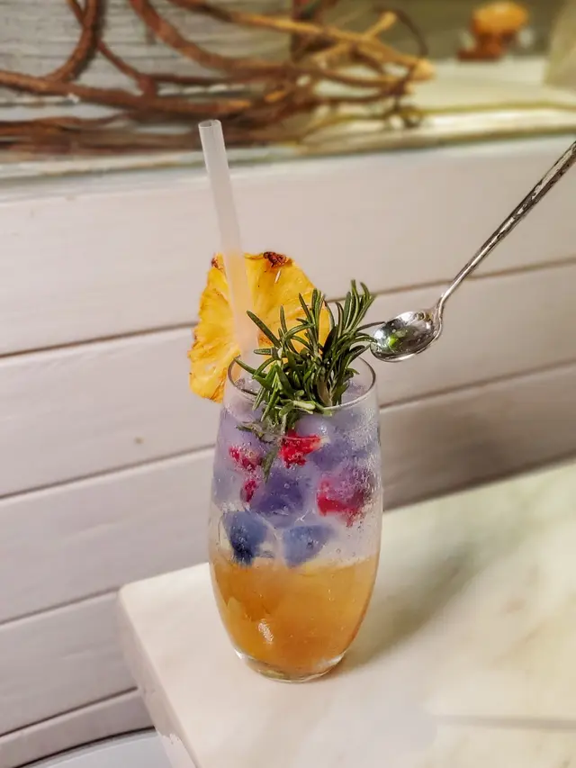 菠蘿·柚子蜜梳打