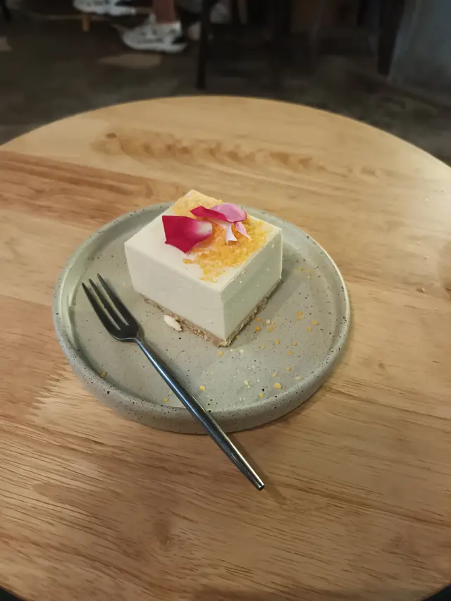 豆腐芝士餅 (Tofu cheesecake)