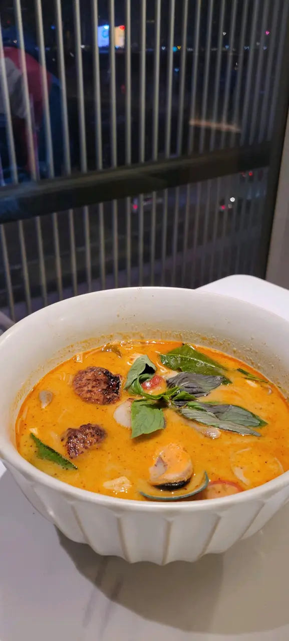 炭烤帶子冬蔭功湯 配泰國新鮮幼粉