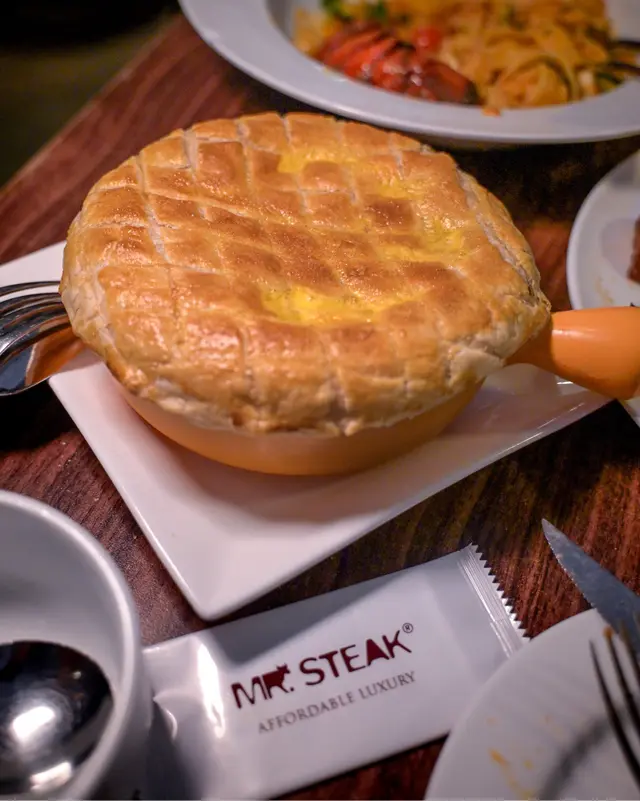 酥皮焗黑松露忌廉海鮮批